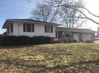 604 Watson Dr, Genoa, IL 60135