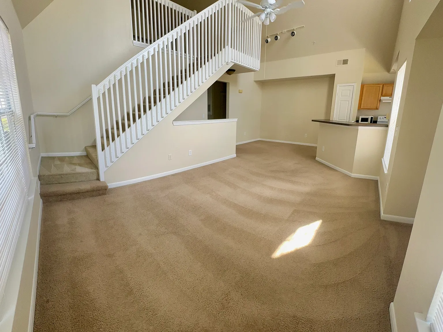 2 bed, 1255 sqft, $1,755 — Photo 3