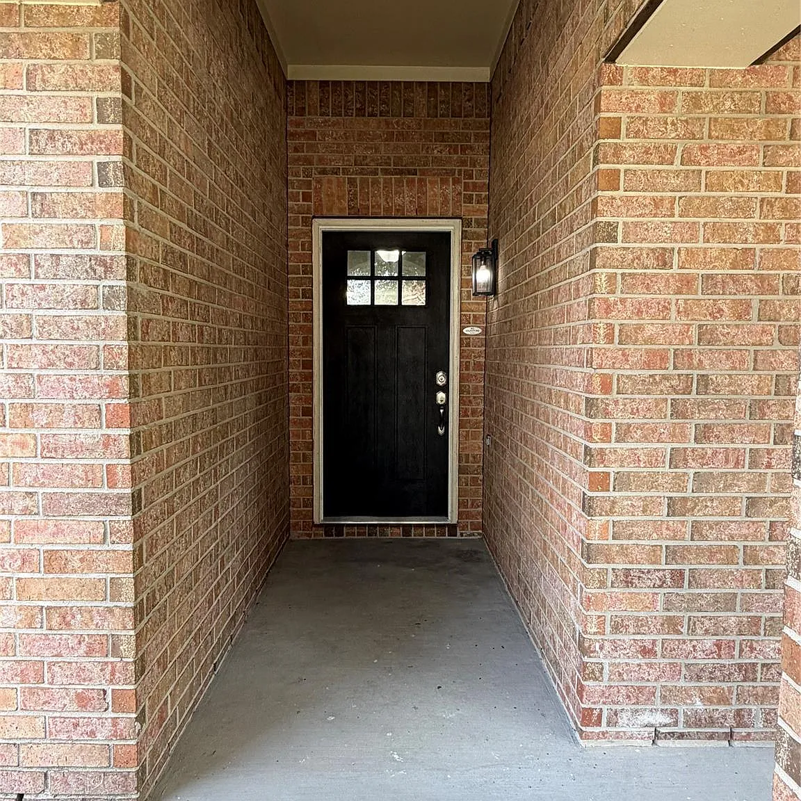 3 bed, 2.0 bath, 1716 sqft, $2,500 — Photo 3
