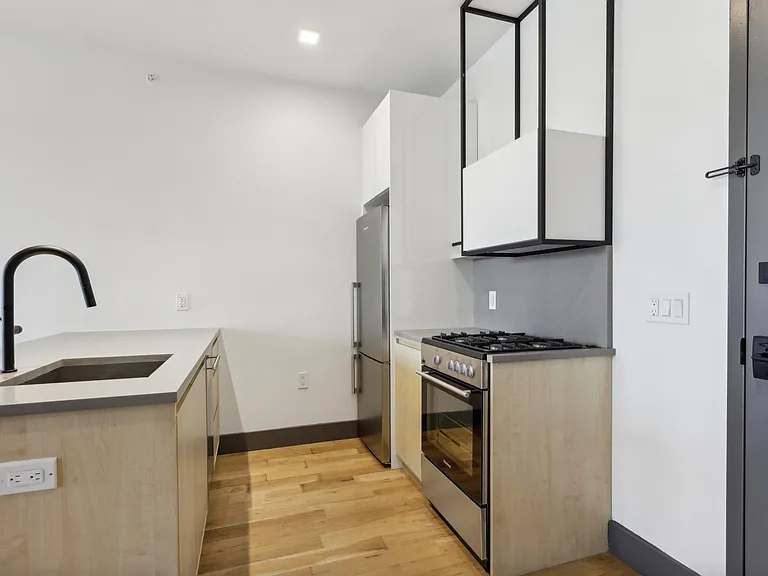424 Arlington Ave #305 — Photo 9