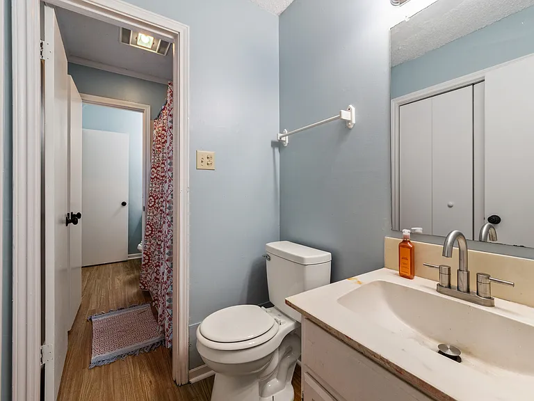 403 Clara St #B — Photo 8