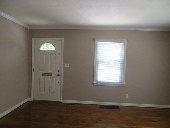 3rd image of 2902 Daviess St