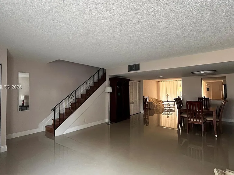 807 NE 27th Ave #807 — Photo 7