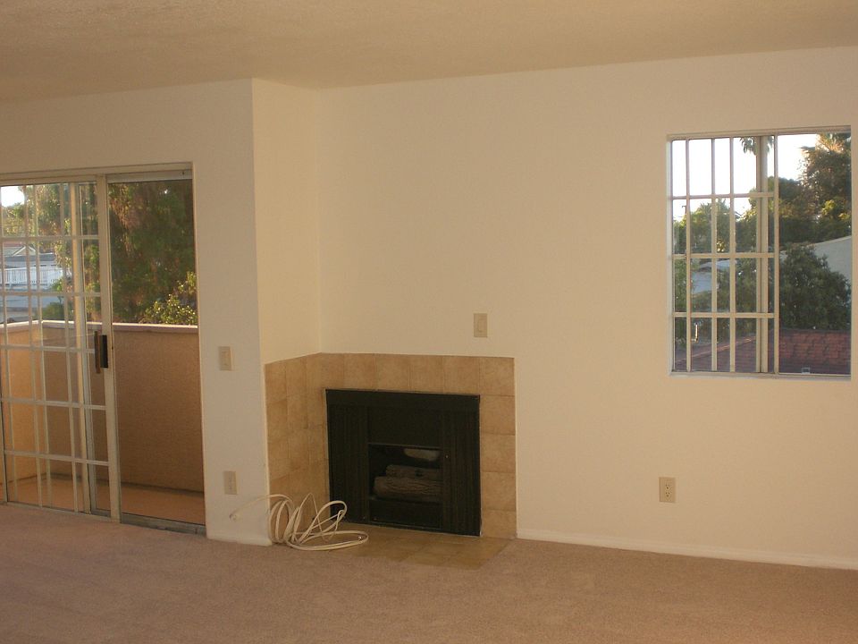 2nd image of 852 W 1st St APT 106
