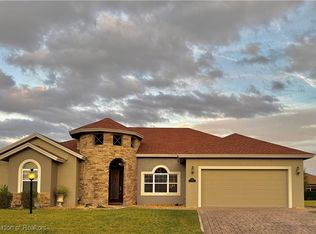 5012 Friars Cove St, Sebring, FL 33872