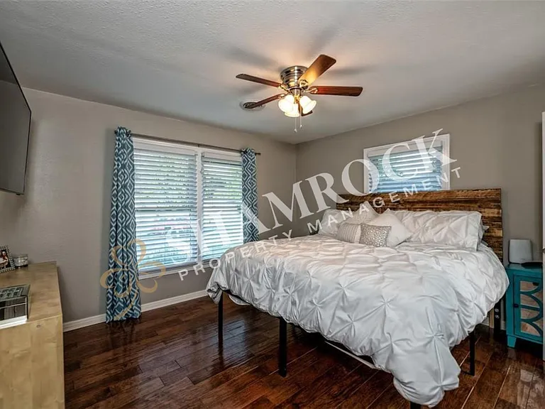 2216 Lake Ridge Cir — Photo 14