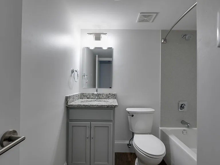 631 Broadmoor Dr — Photo 2