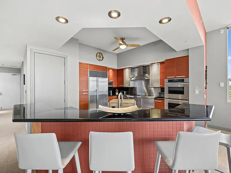 701 SE 21st Ave #501 — Photo 11