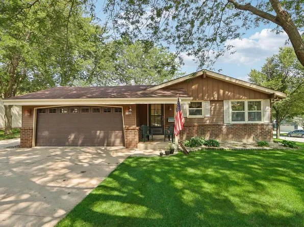 7910 West Cold Spring ROAD, Greenfield, WI 53220