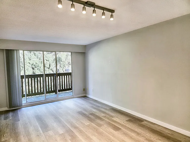 325 Ward St #303 — Photo 16