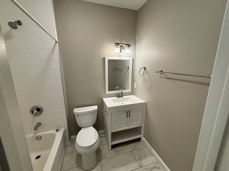 2253 Indiana Ave — Photo 34