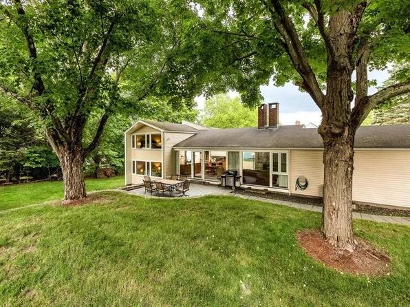 88 Hancock St, Lexington, MA 02420