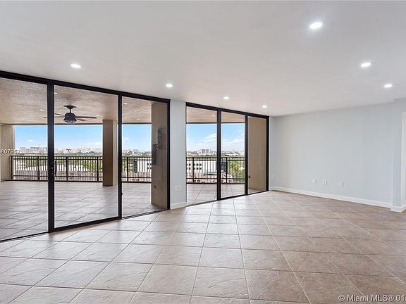 4th image of 2901 S Bayshore Dr APT 14G