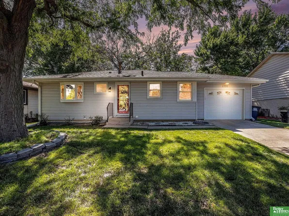 1731 SW 9th St, Lincoln, NE 68522