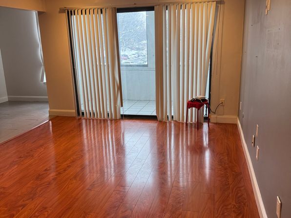 16 Shrewsbury Green Dr Unit I