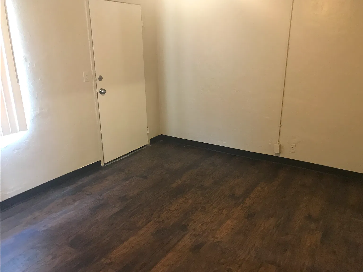 Studio, 1.0 bath, $825 — Photo 2