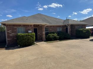 2432 Berger Dr, Bryan, TX 77802
