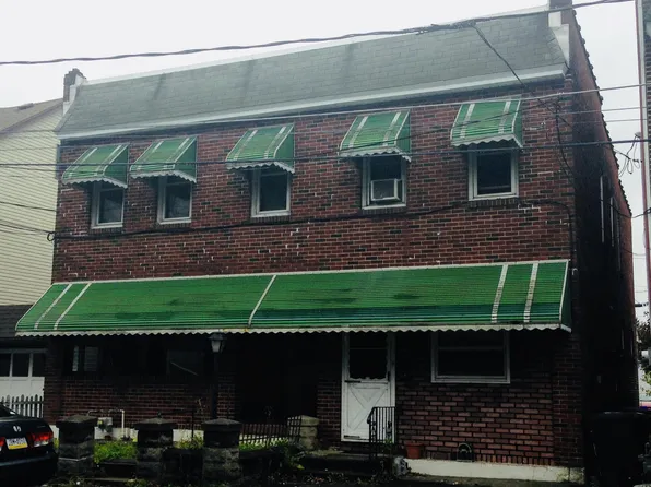 966 W 4th St, Hazleton, PA 18201