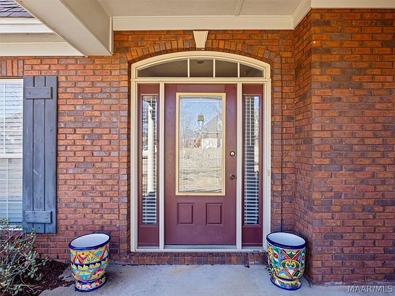 3rd image of 8490 Rockbridge Cir