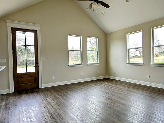 4th image of 510 Bonner St