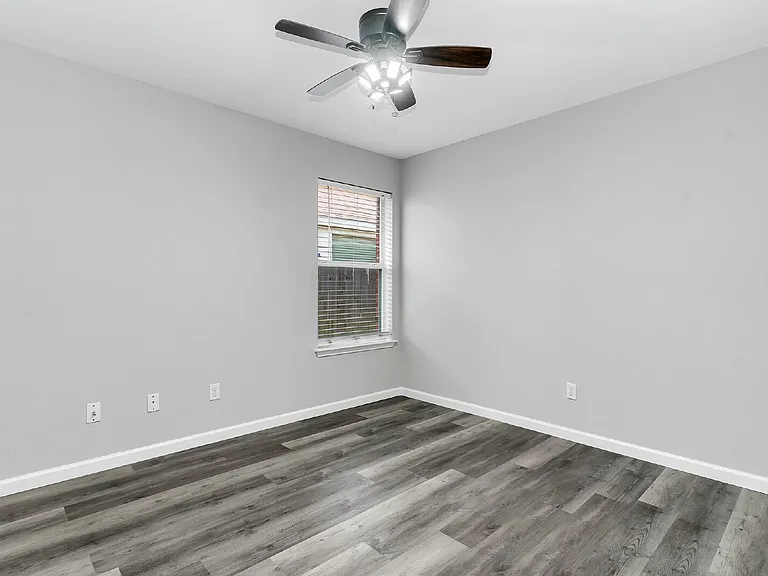 7321 Grass Valley Trl — Photo 22