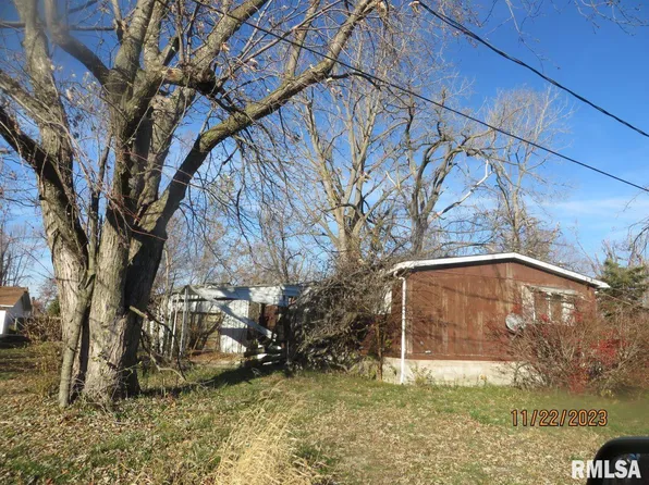 114 W Railroad Ave, La Harpe, IL 61450