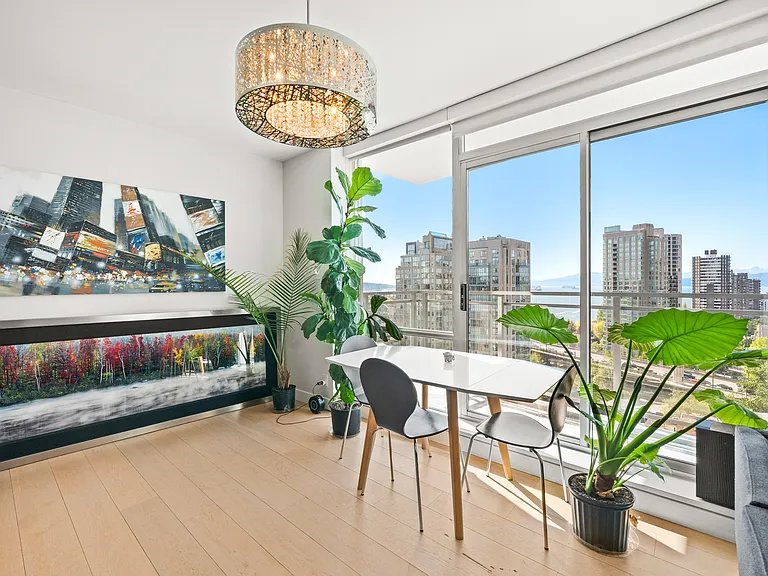 1455 Howe St #1701 — Photo 8