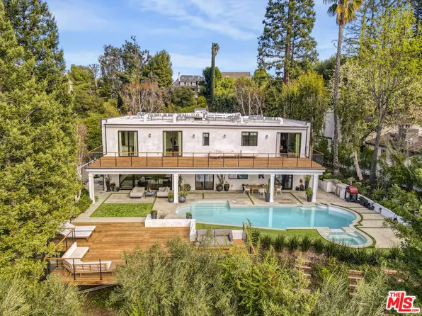 18321 Lake Encino Dr, Encino, CA 91316