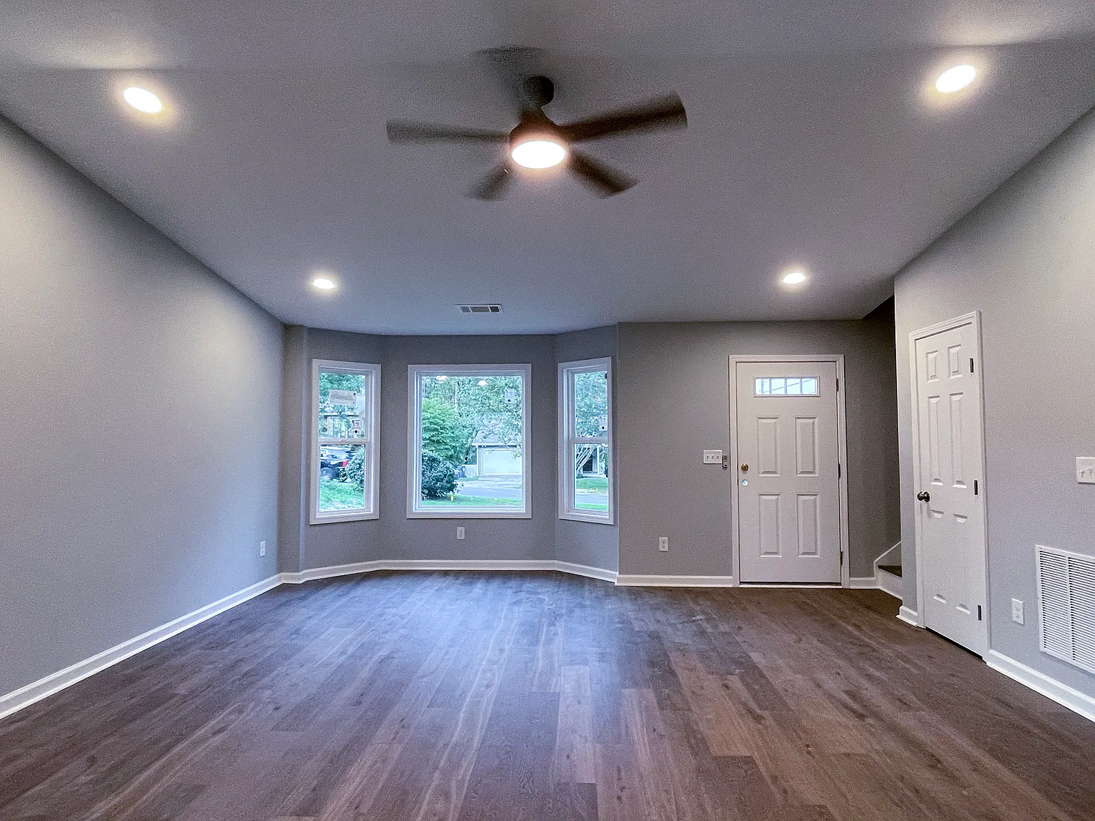 3 bed, 1800 sqft, $2,250 — Photo 1