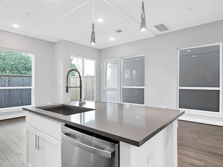 4507 Whitney Park Way — Photo 3