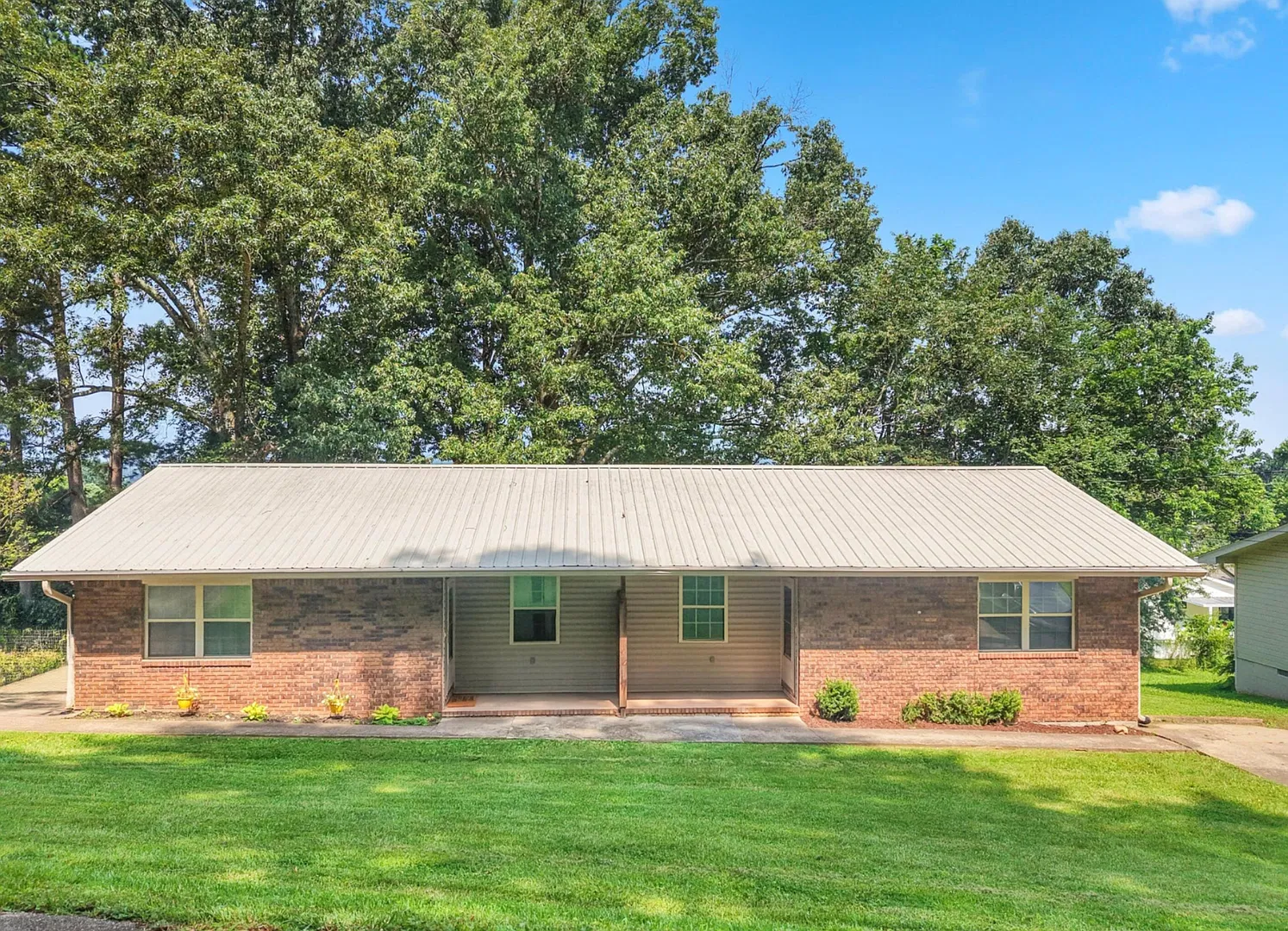 2 Bed 1 Bath in Rossville w/ Huge Storage Building! $250 off first month rent! Leasing Specials A... — Photo 1