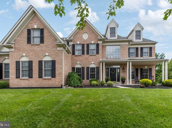 13 Buckwalter Cir, Royersford, PA 19468