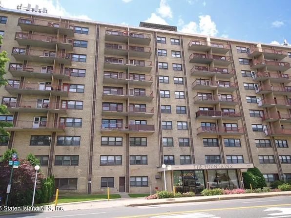 1000 Clove Rd APT 2M, Staten Island, NY 10301