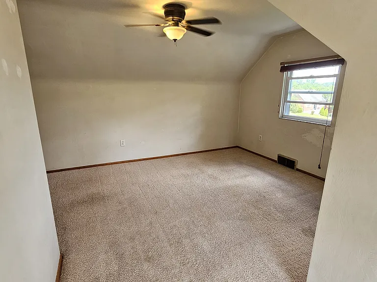 225 Logan Rd — Photo 12