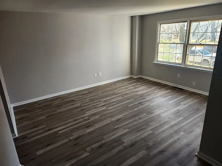 419 Homestead Rd — Photo 3