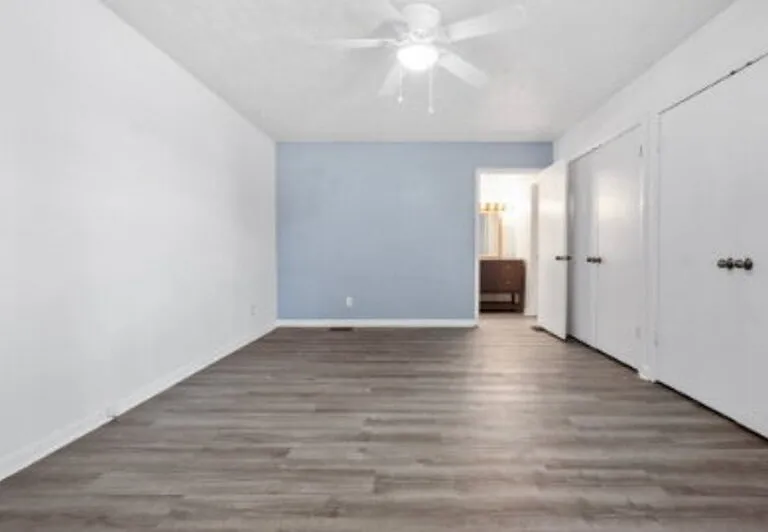 1708 N Poplar St — Photo 12