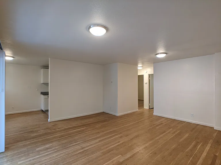 Vanguard Apartments — Photo 9