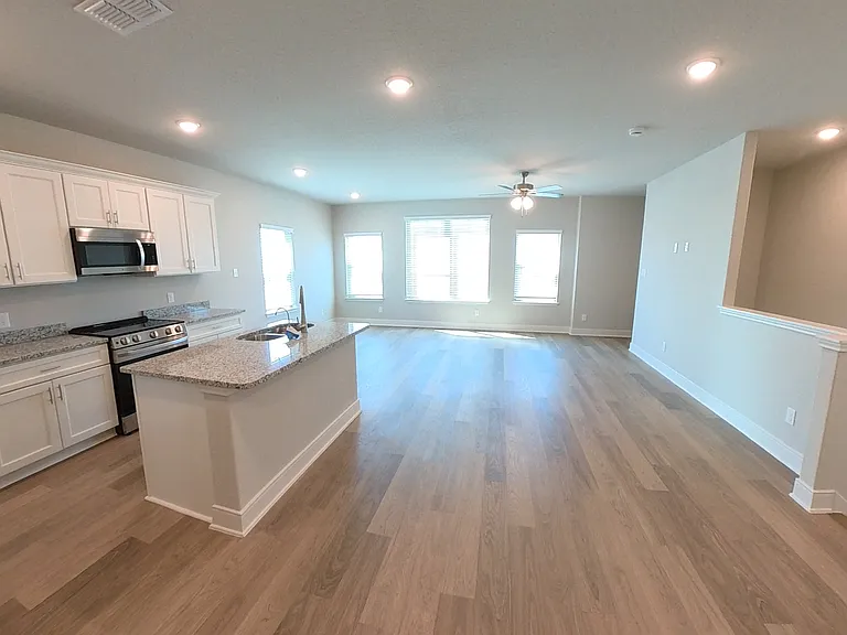 7122 Magnolia Blf #2 — Photo 8