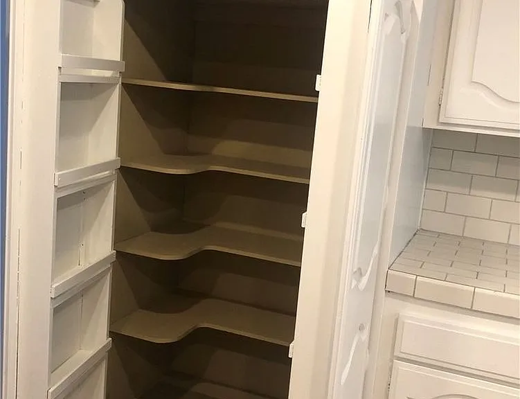 4735 Club View Dr — Photo 9