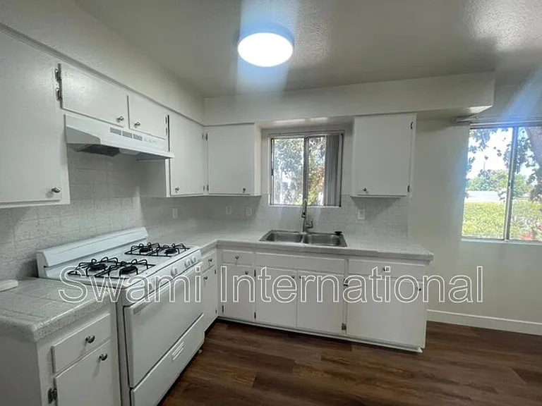 345 E Stepney St #9 — Photo 10