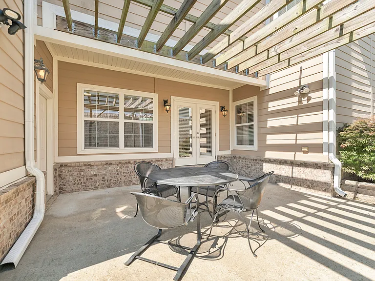536 Tennyson Ln — Photo 18