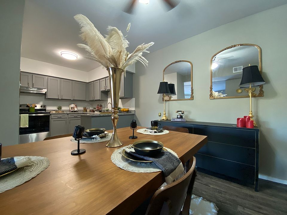 Haven on the Lake | Dining Room