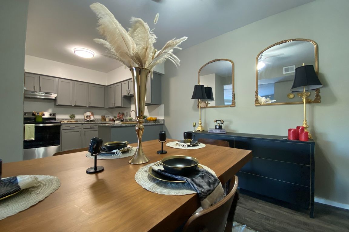 Haven on the Lake | Dining Room