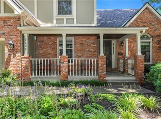 3209 Meadow Rd, Leavenworth, KS 66048