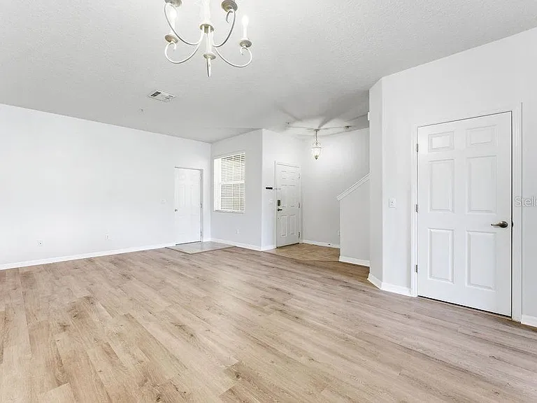 2795 Oakwater Dr — Photo 6