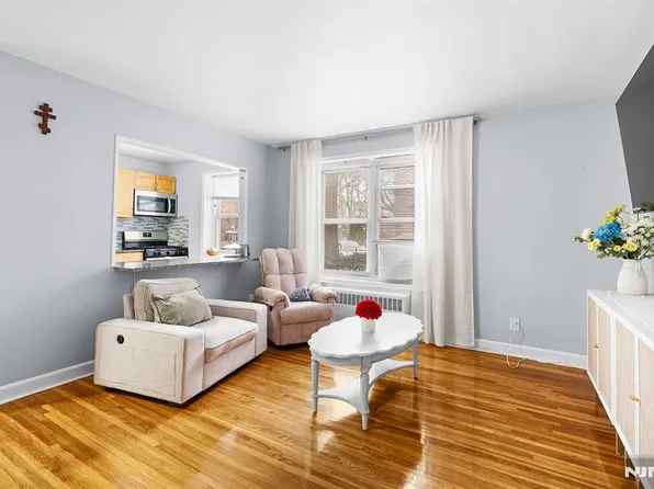 2350 Linwood Ave APT 1E, Fort Lee, NJ 07024
