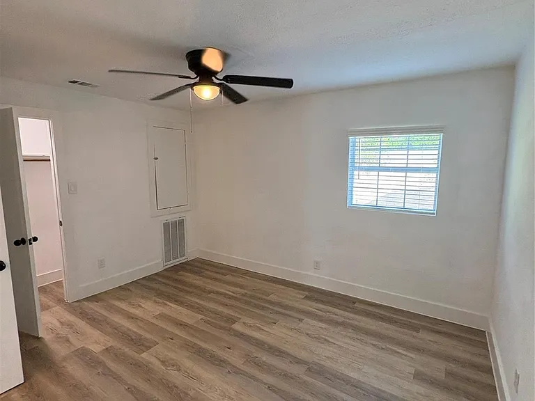 502 Independence St — Photo 27