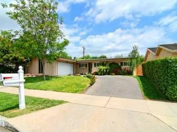 5926 Le Sage Ave, Woodland Hills, CA 91367