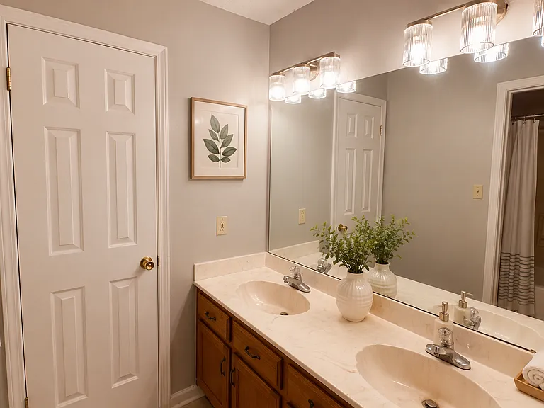 2nd bathroom