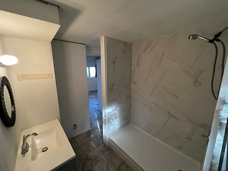 28 Middle St #A — Photo 8